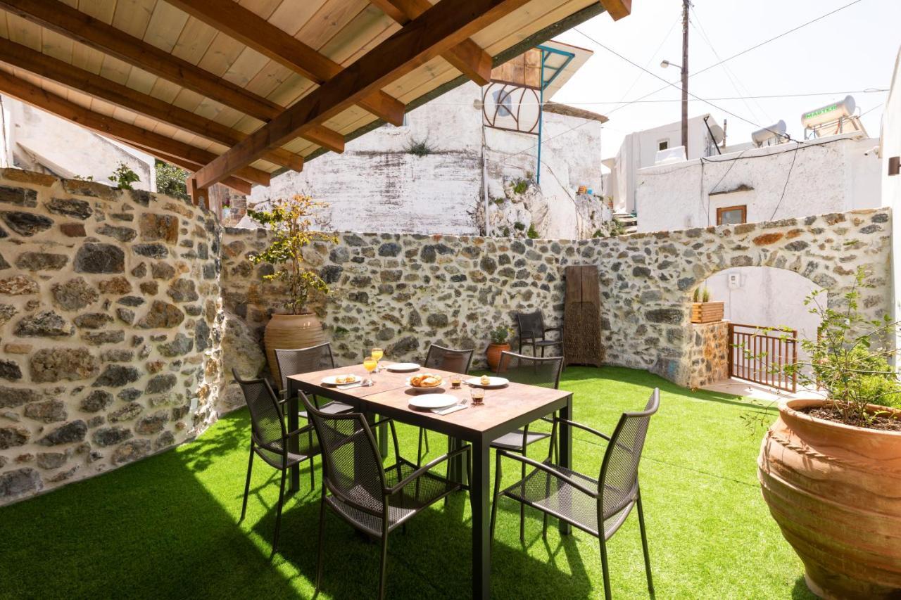Mirthia Apartments Плакиас Экстерьер фото
