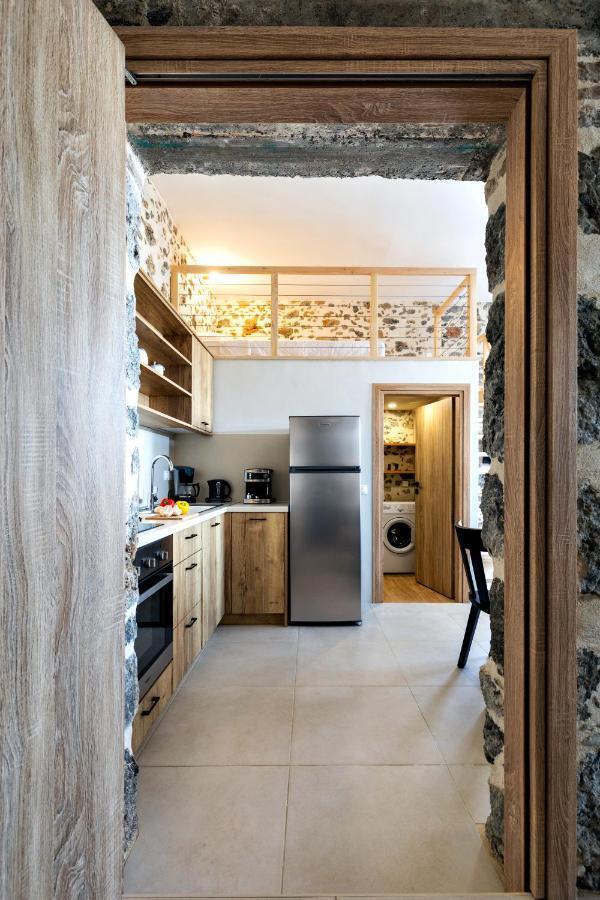 Mirthia Apartments Плакиас Экстерьер фото